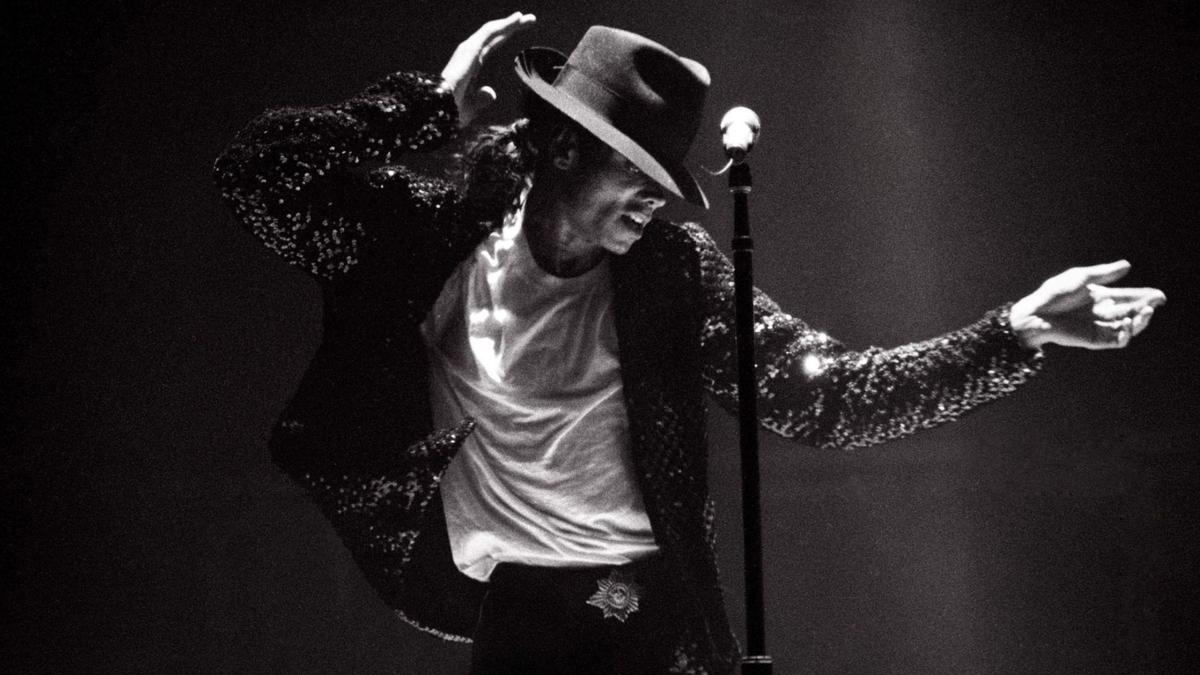 Cinebiografia de Michael Jackson é adiada para 2026 e pode virar filme em dois capítulos