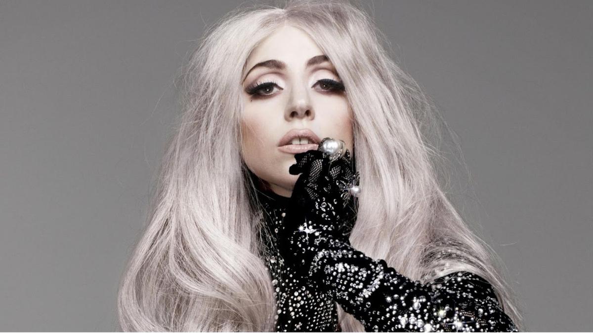 Lady Gaga é confirmada em O Diabo Veste Prada 2