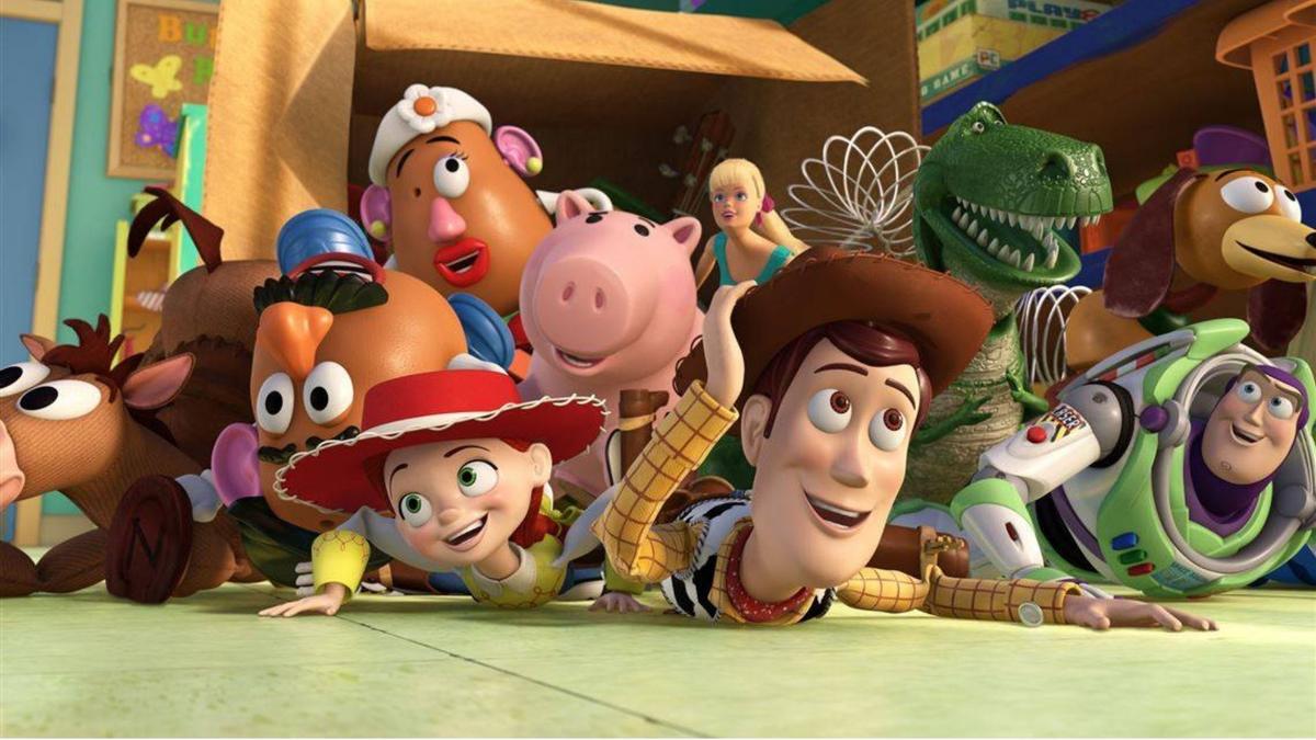 Novas imagens de Toy Story 5 revelam visual de Woody, Buzz e destaque inédito para Jessie